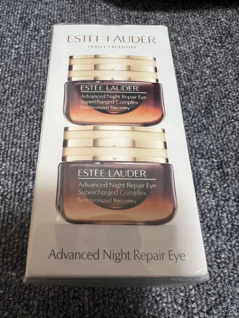 エスティローダーの目元用のジェルクリーム