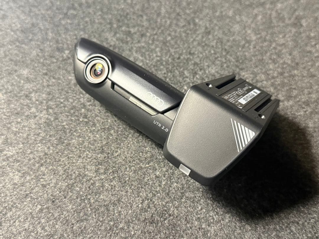 アウディ 純正 ドライブレコーダー UTR 2.0 前後 - メルカリ