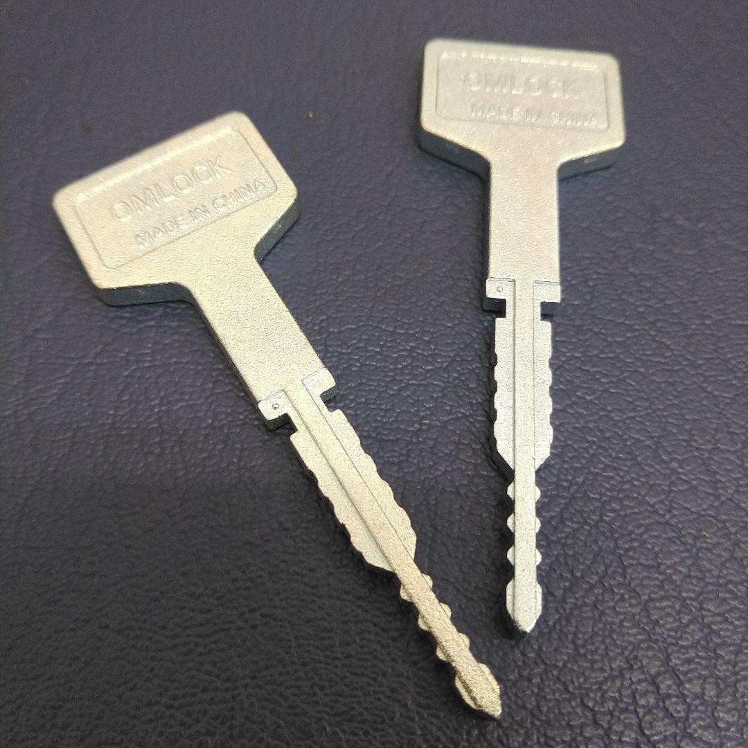 パチンコ流通キー 2本 メーカー純正鍵 OMLOCK オムロック 流通キー