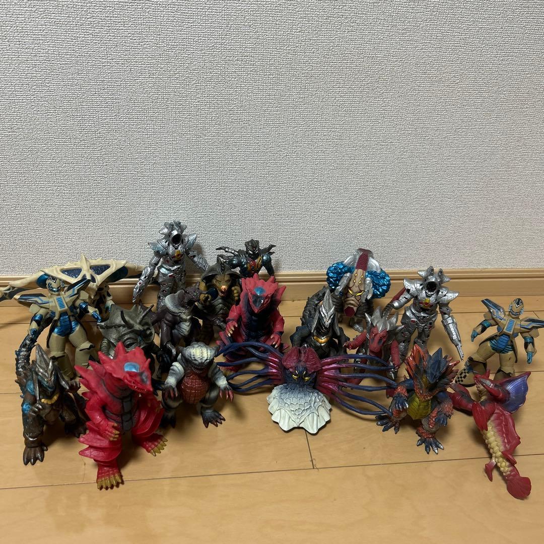 ウルトラマンダイナ怪獣 ソフビ 19体セット - メルカリ