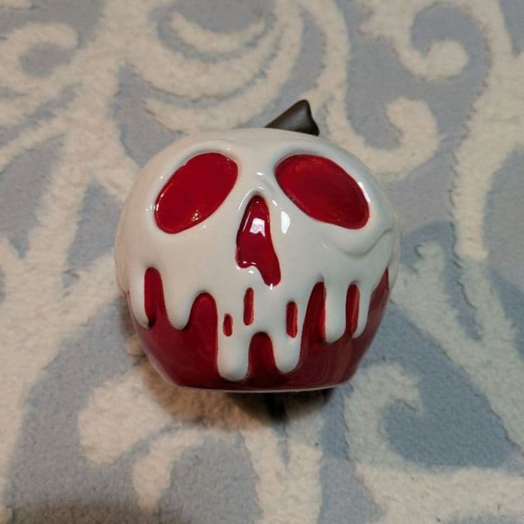 ディズニー 白雪姫 毒リンゴ 貯金箱 - メルカリ