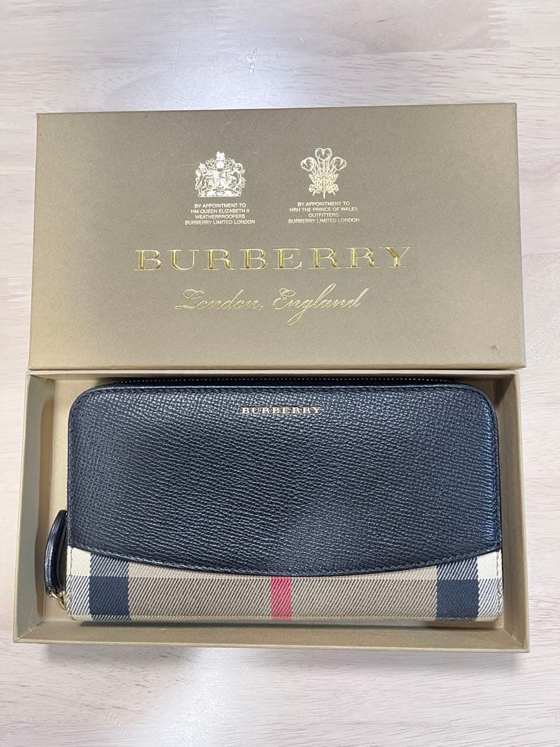 BURBERRY 長財布 ブラック✖️ベージュ チェック柄 箱付き