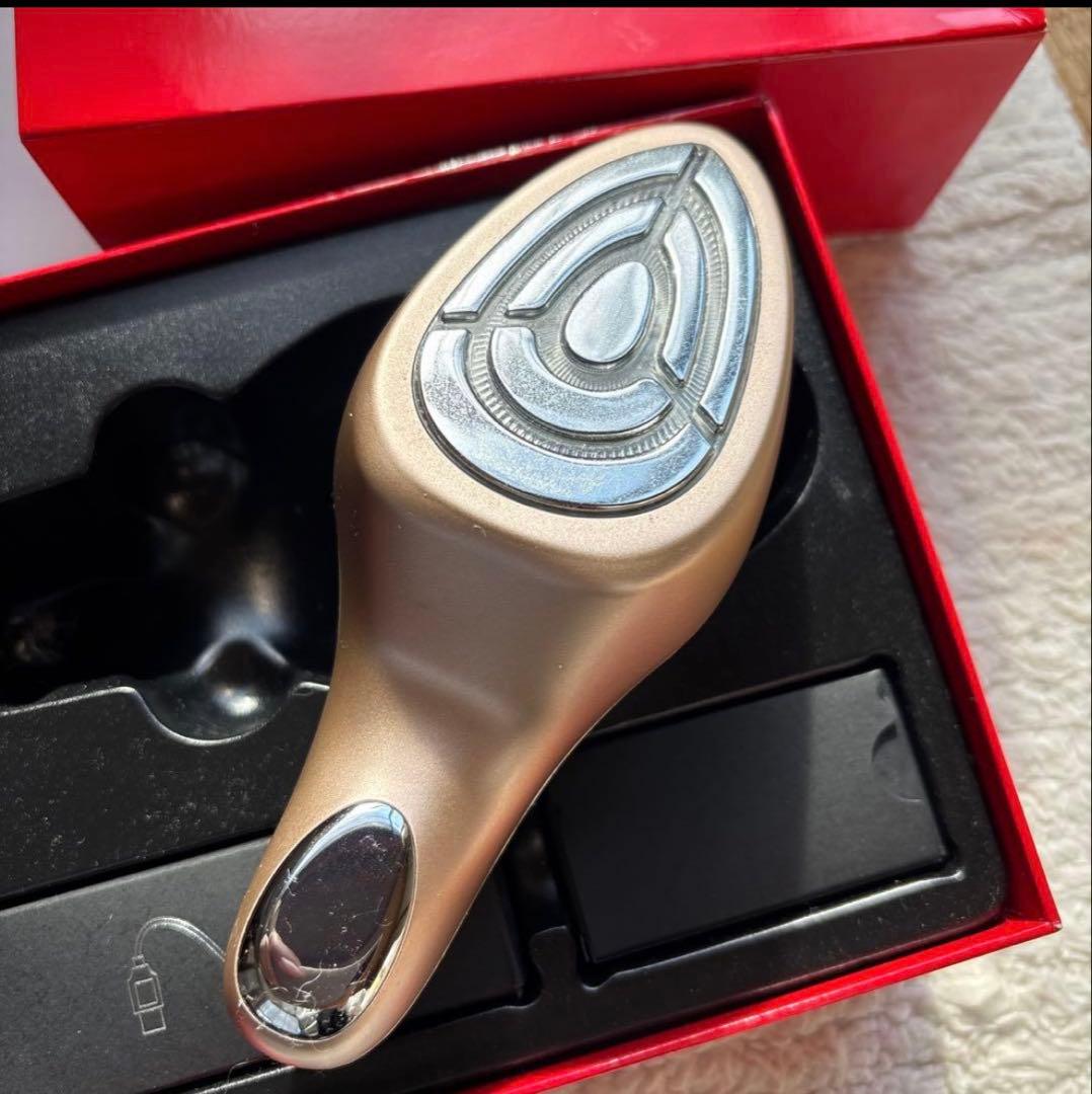 MEラボンエクラ Éclat ECL-02 美顔器 ゴールド IKKOさん - メルカリ