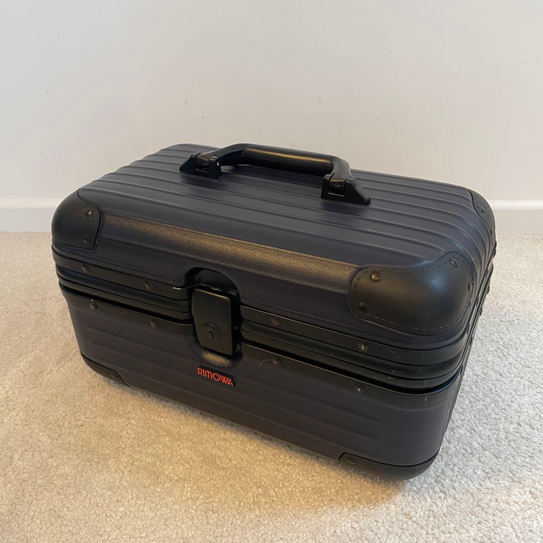 RIMOWA Samba Nova ビューティーケース 18L マットブルー Rimowa Matte Polycarbonate Essential Cabin Plus Matte Blue 1825473