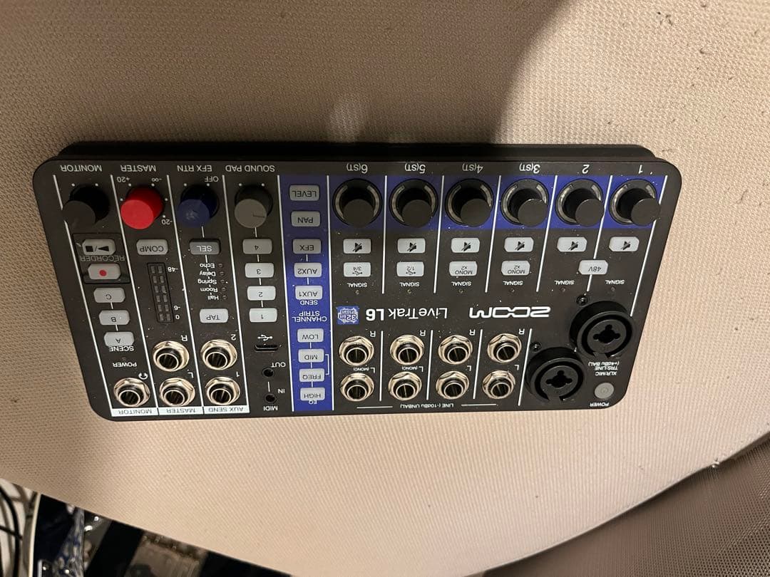 ZOOM LiveTrak L-16 オーディオインターフェイス