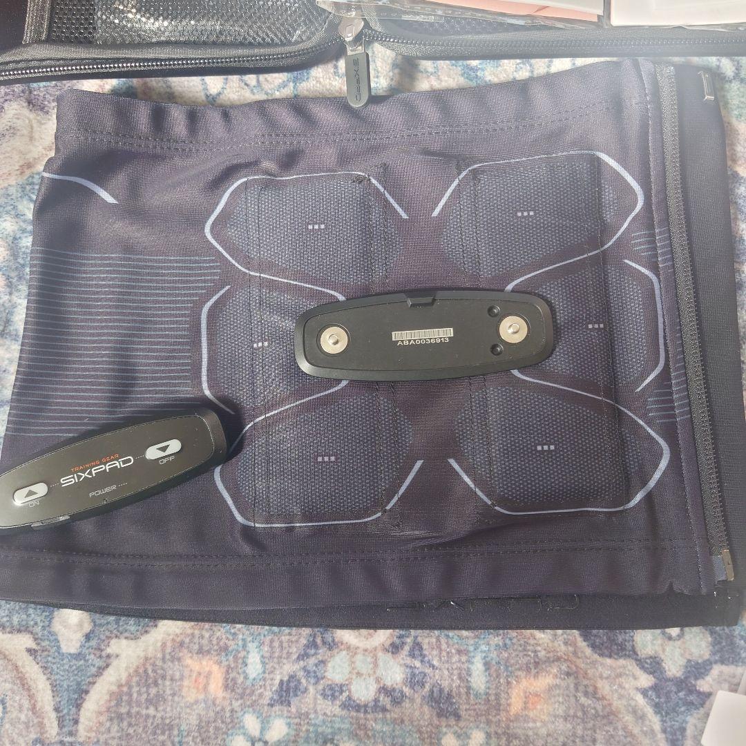 シックスパッド　パワースーツアブス　 sサイズ