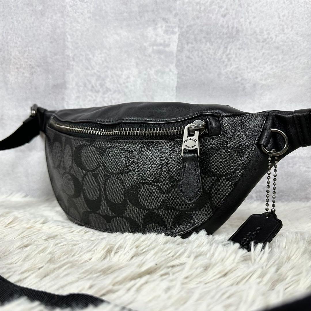 美品 コーチ PVC 2WAY ウエストバッグ シグネチャー ロゴ型押し 黒