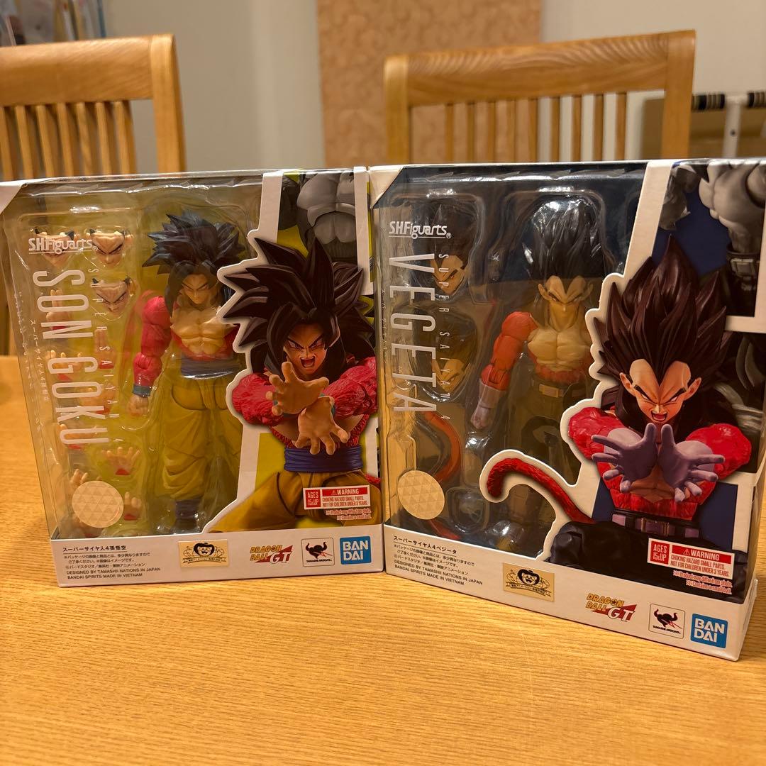 ドラゴンボール S.H.フィギュアーツ スーパーサイヤ人4 孫悟空＆ベジータ