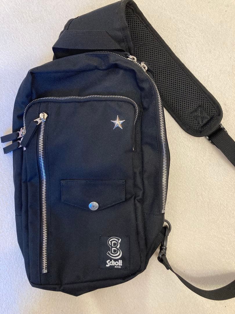 値下げします！　Schott ブラック ボディバッグ　ワンスター