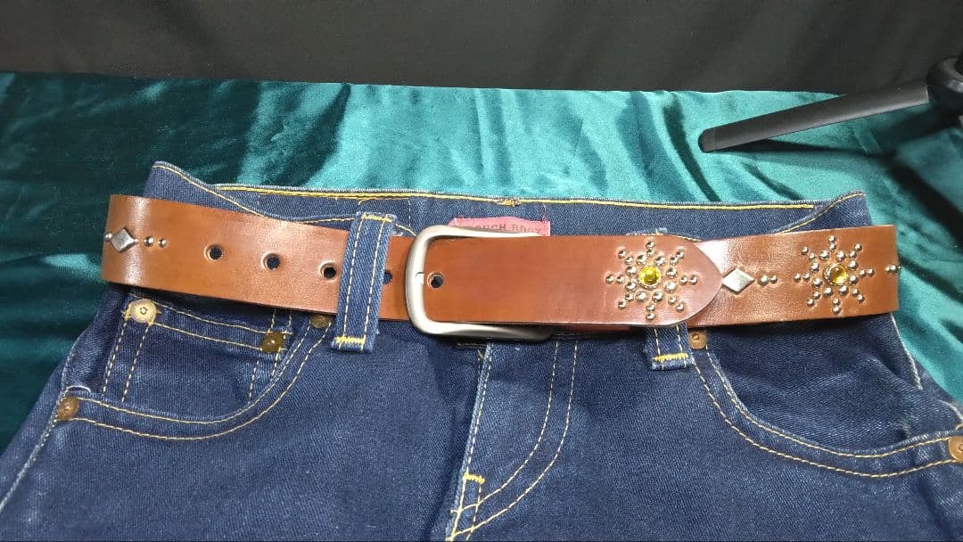 昭南ベンズレザースタッズベルト　チョコ アクリル　アンバー　穴開け加工済　即納可 2026年最新】昭南多脂ベンズの人気アイテム - メルカリ