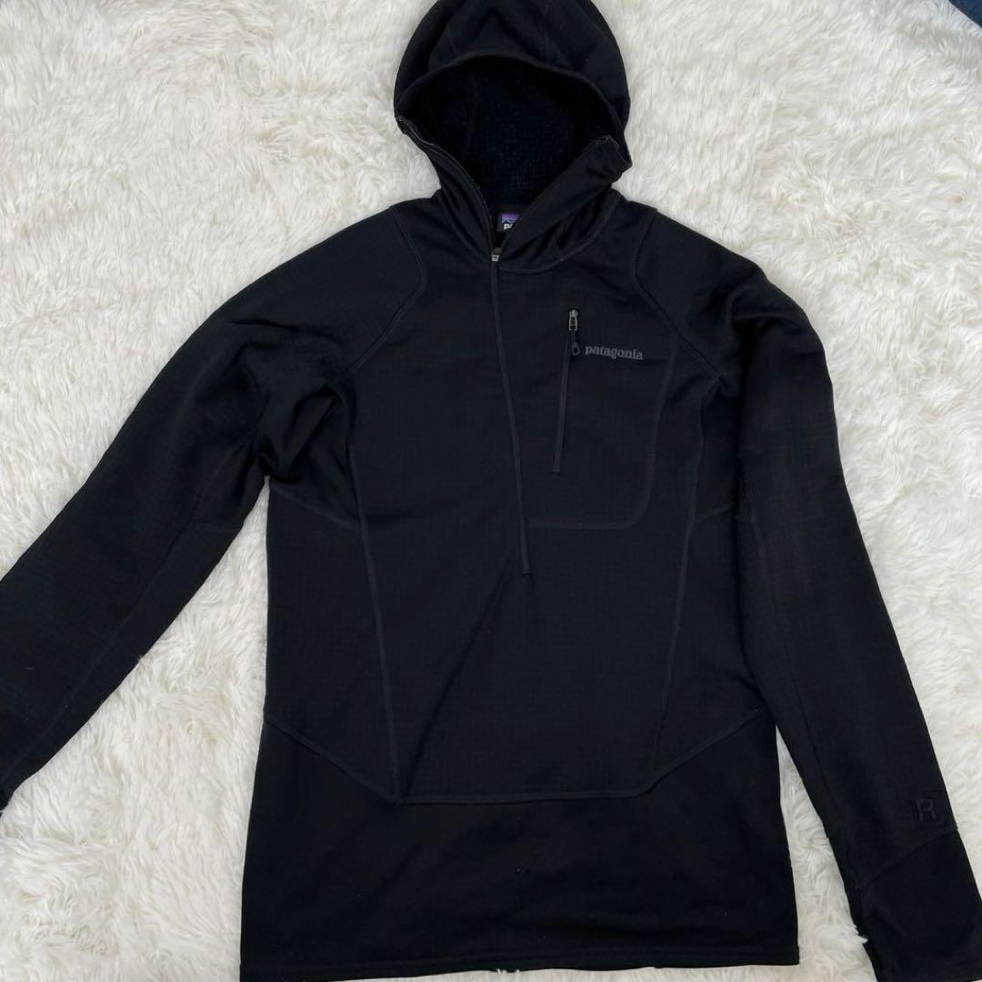 patagonia メンズ S ブラック パーカー