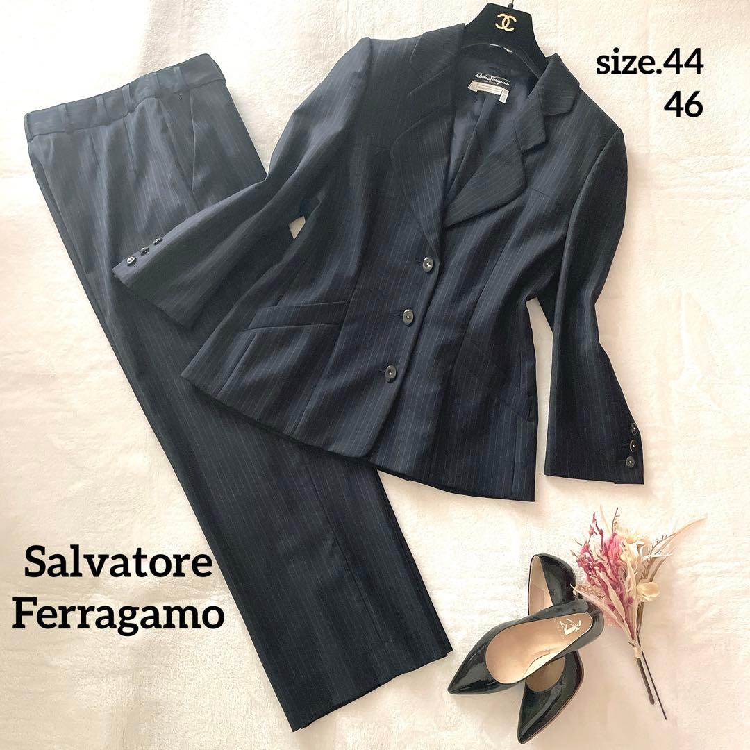 極美品⭐︎Salvatore Ferragamo 黒 ストライプ パンツスーツ