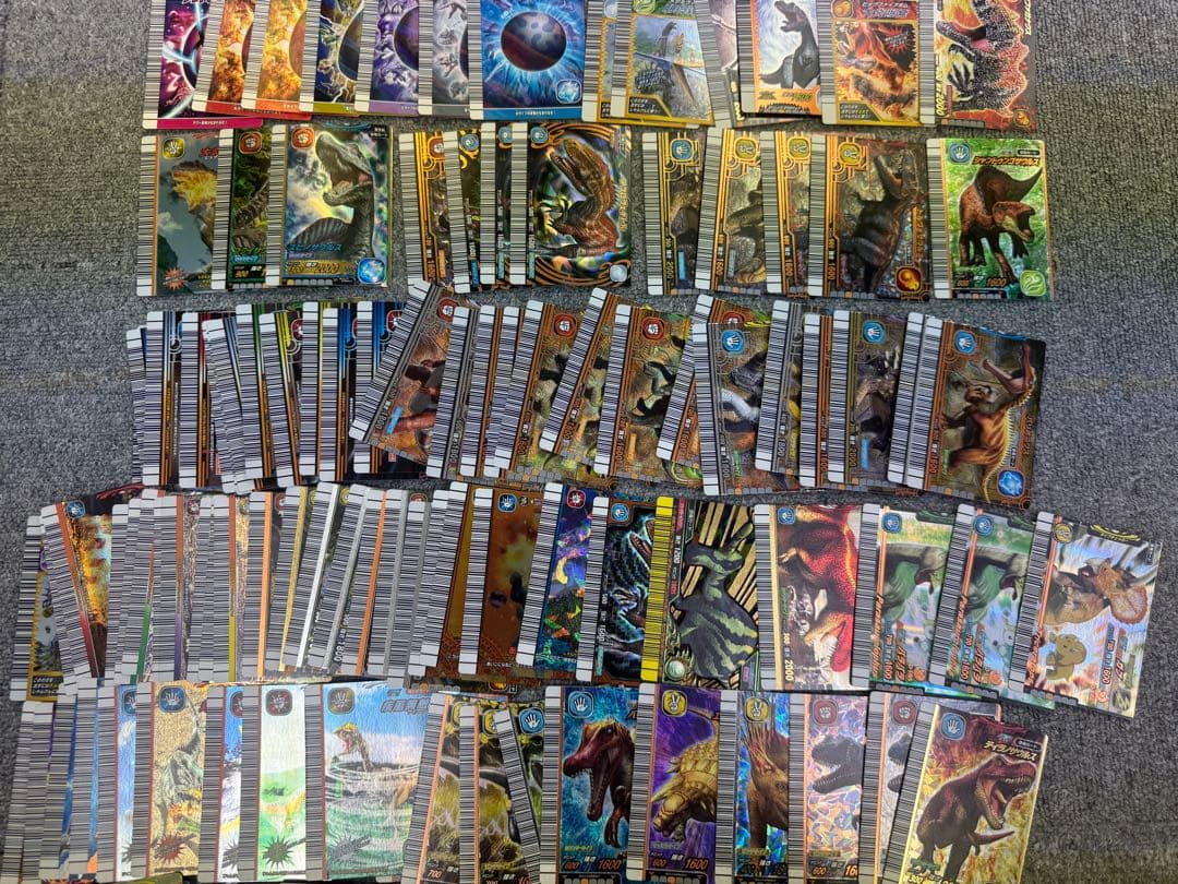 美品 恐竜キング カード まとめ売り 約800枚 - メルカリ
