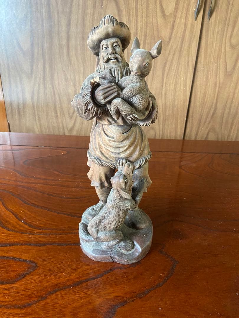 【クリアランスセール・木彫り】猟師の休息　高さ約30cm