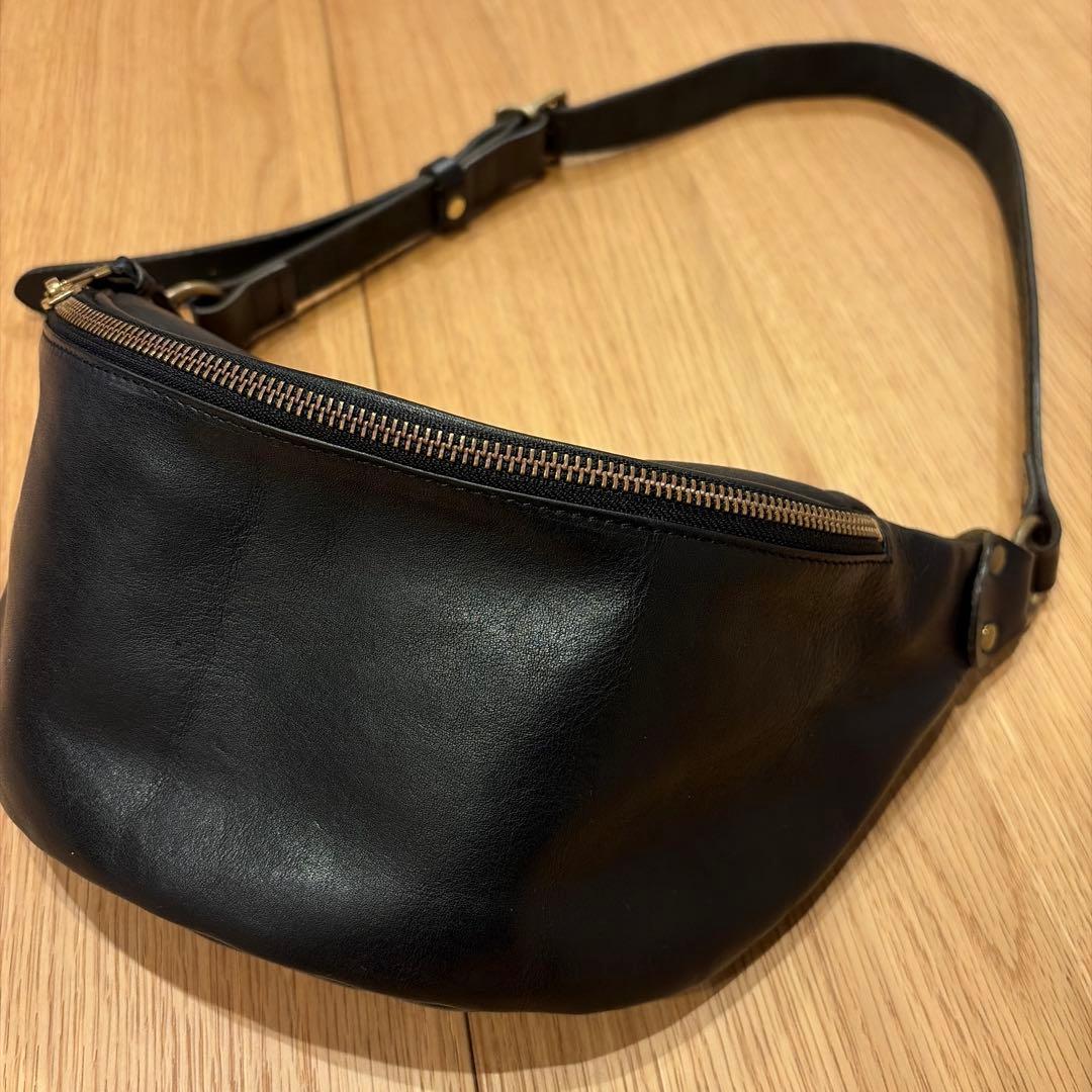黒レザー ウエストポーチ ジッパー付き