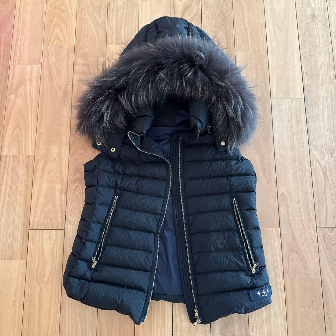ゆき様専用 TATRAS ネイビー ダウンベスト ファーフード付き 01 - メルカリ