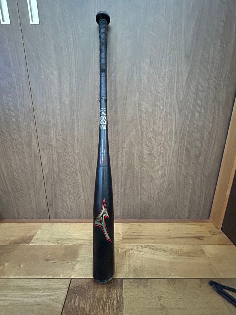 Mizuno Beyond Max Legacy 軟式バット 83cm 720g
