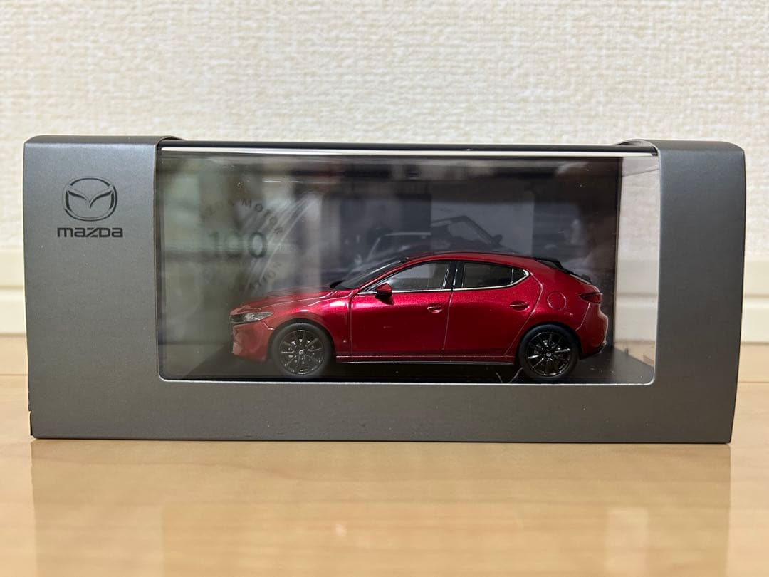 Mazda3レッド 1/43 スケール