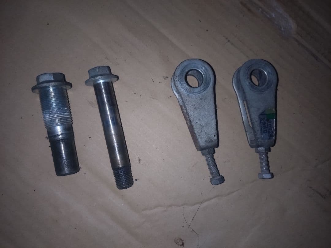 CBX400F 550F純正当時物、チェーンアジャスター、ピポットボルト