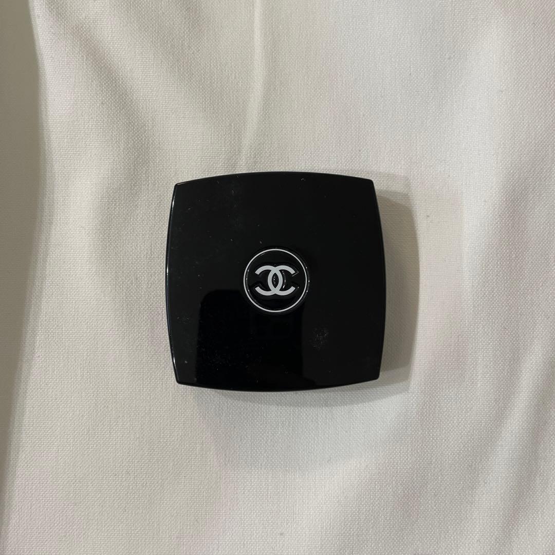 CHANEL POUDRE LUMIÈRE GLACÉE シャネル - メルカリ