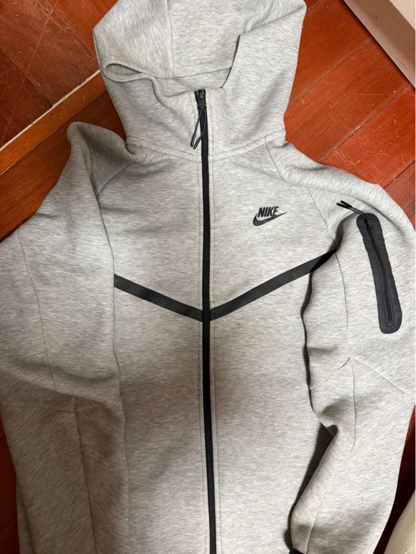 Nike フルジップ パーカー S グレー