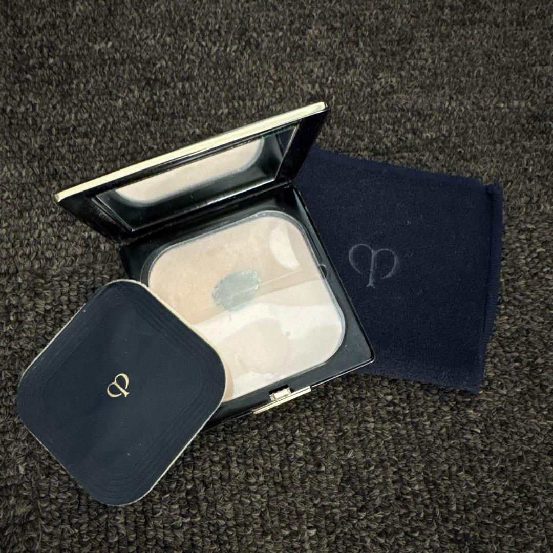 クレドポーボーテ　プードルコンパクトエサンシエルn(エレガントスリム）