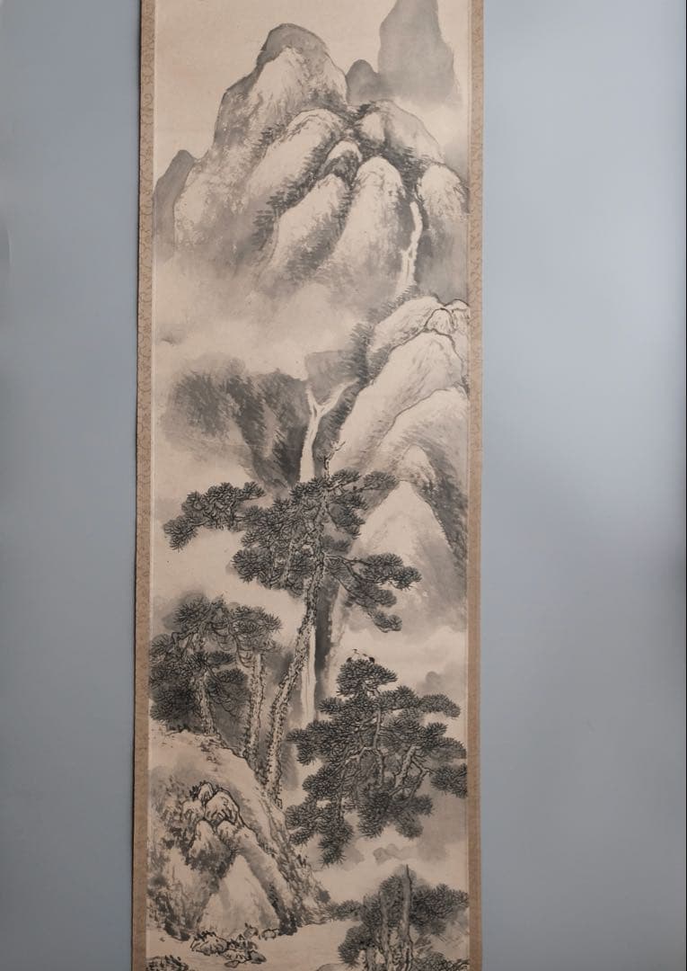 水墨画 山水画 掛け軸 水墨挂軸 山水図 松林 高山 共箱あり