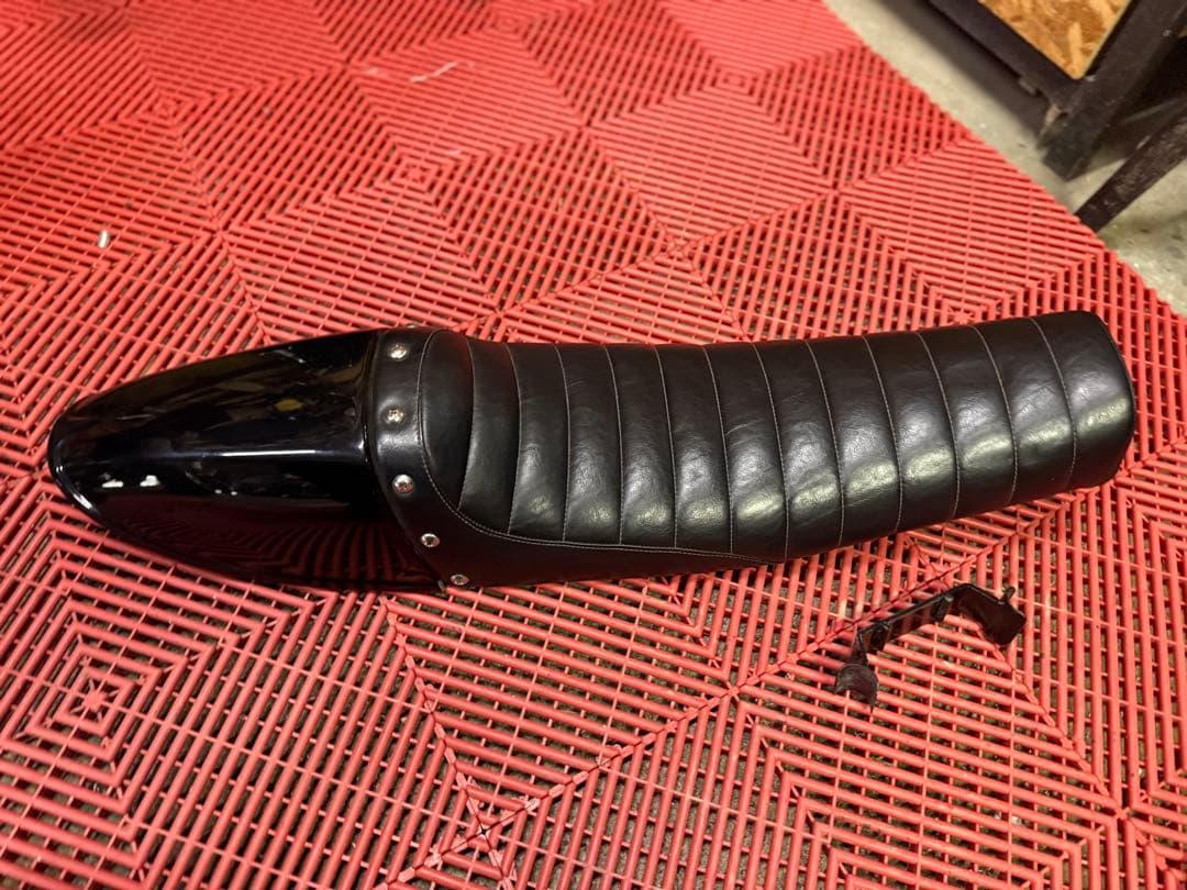 カフェレーサー　シート　シングルシートカウル　テールランプセット　cb400ss