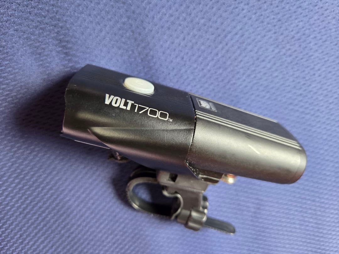 CAT　EYE　VOLT1700 ダブルLEDライト