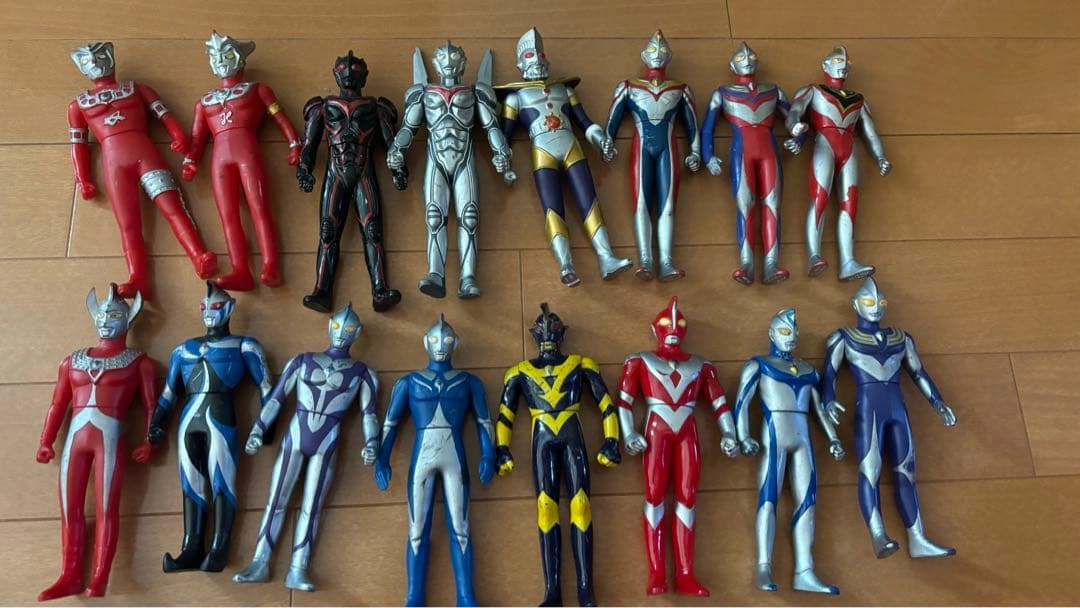ウルトラマン フィギュア 16体セット - メルカリ