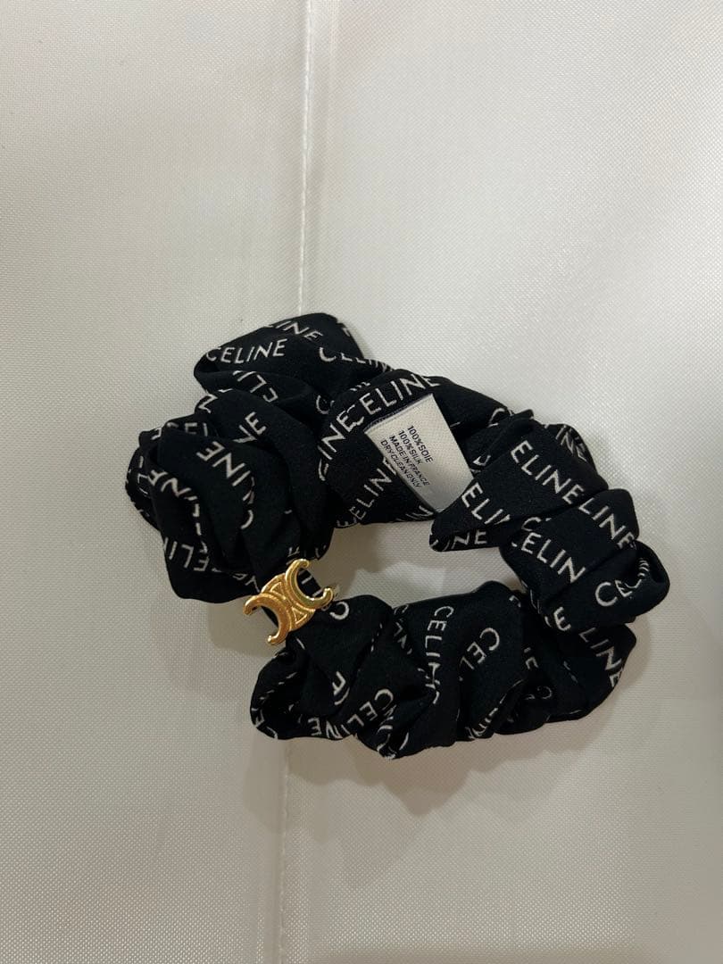 gureCELINE ロゴ入り ブラック シュシュ