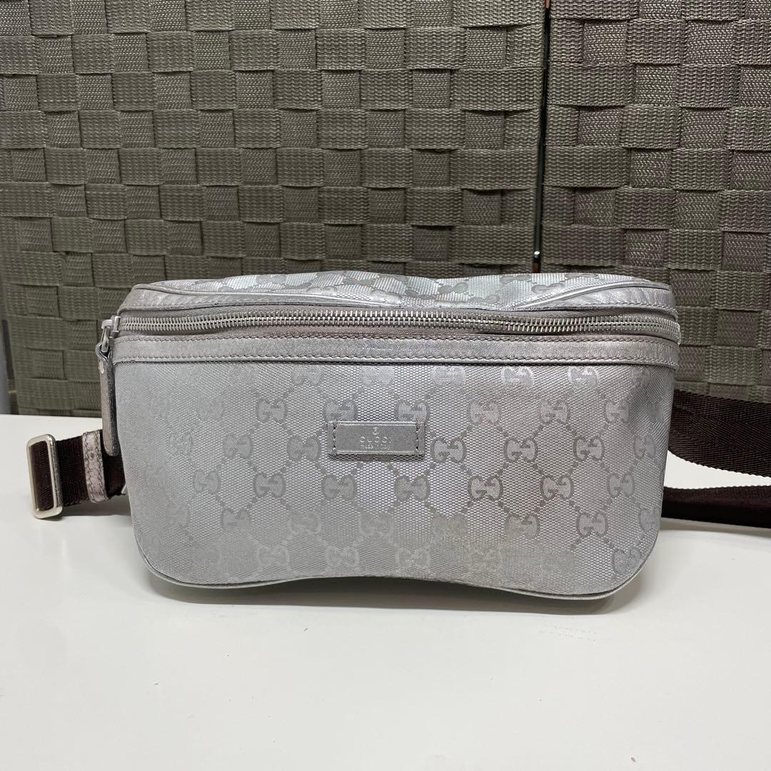 ポ*ポ様 GUCCI シルバー ボディバッグ