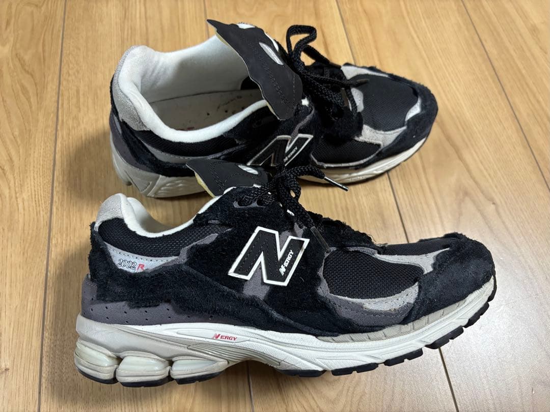 靴 New Balance 2002R