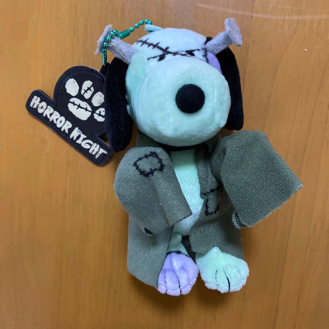 USJ】ホラーナイト スヌーピー マスコット 缶入り2014 - メルカリ