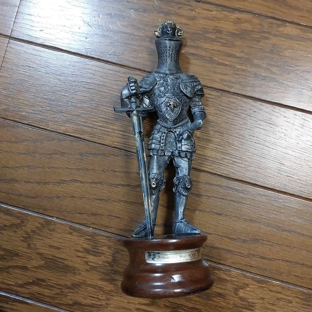 「値下げ」騎士像 金属製 木製台座付き