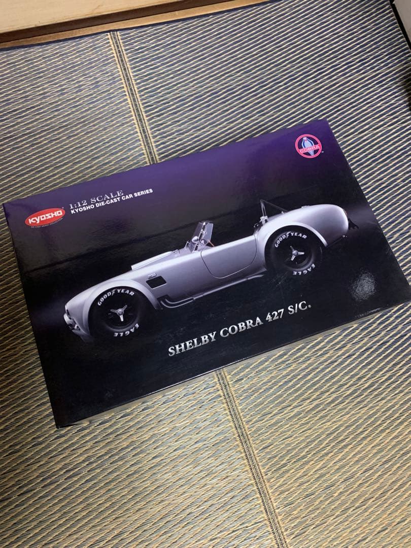 SHELBY COBRA 427 S/C 1/12スケール　希少、未展示品 1/12 Kyosho Shelby Cobra 427 S/C (Red) Diecast Car Model