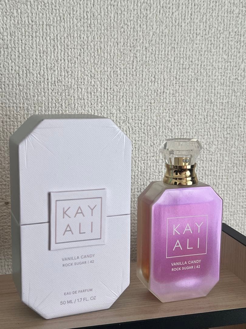 Kayali vanilla candy rock sugar カヤリ　香水