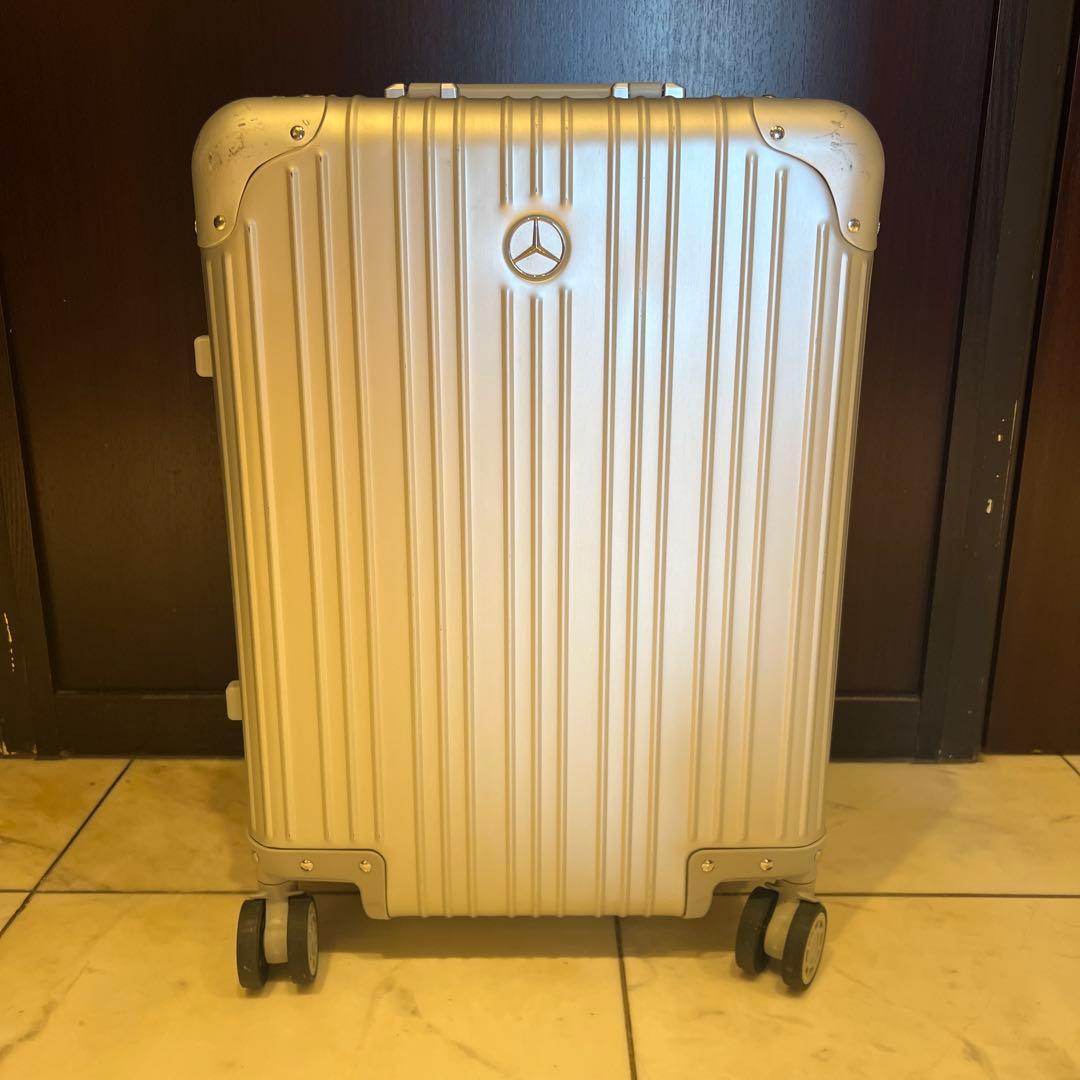 Mercedes シルバーキャリーケース 中型
