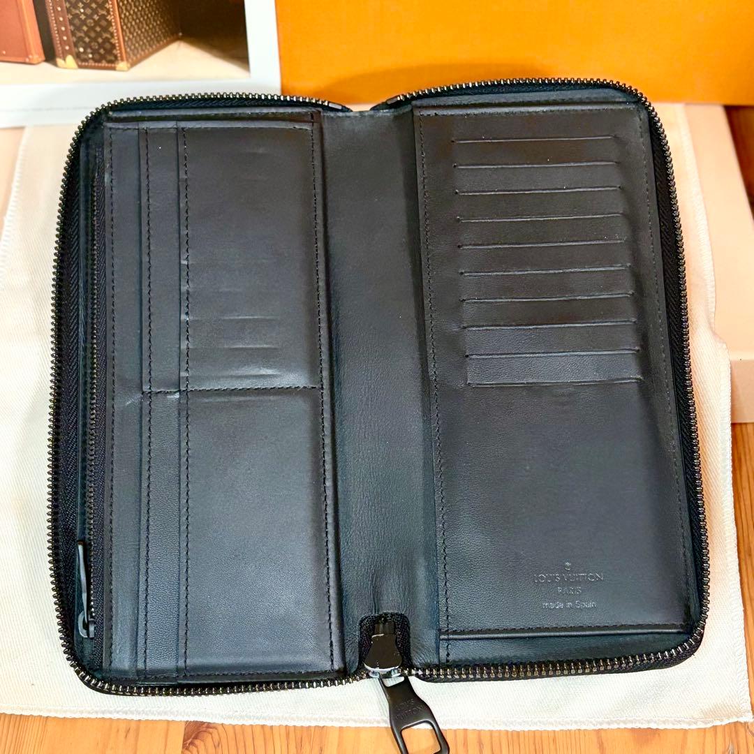 ルイヴィトン トリヨンアンプラントヴェルティカル ジッピーウォレット