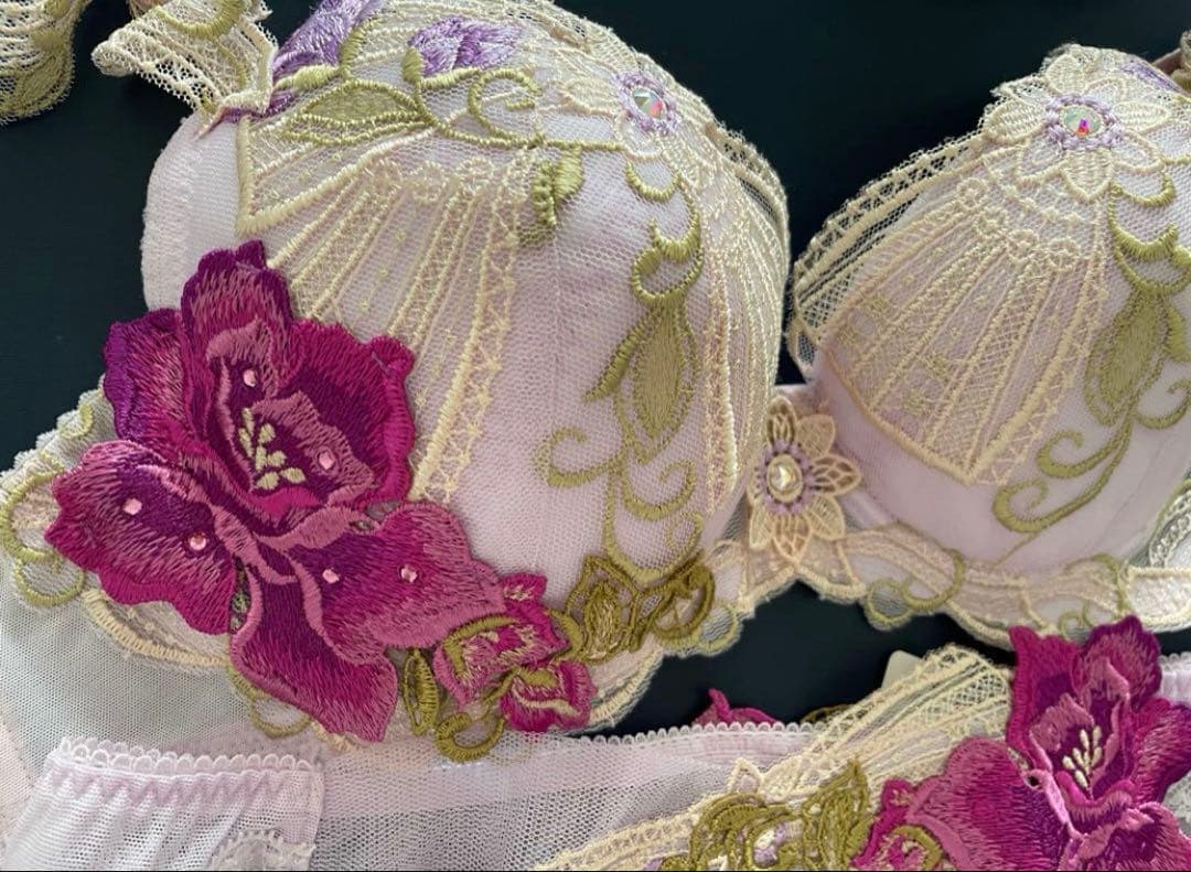 サルート D75/Lノーマル,Mソング オーラ 大女優 84G PU - メルカリ