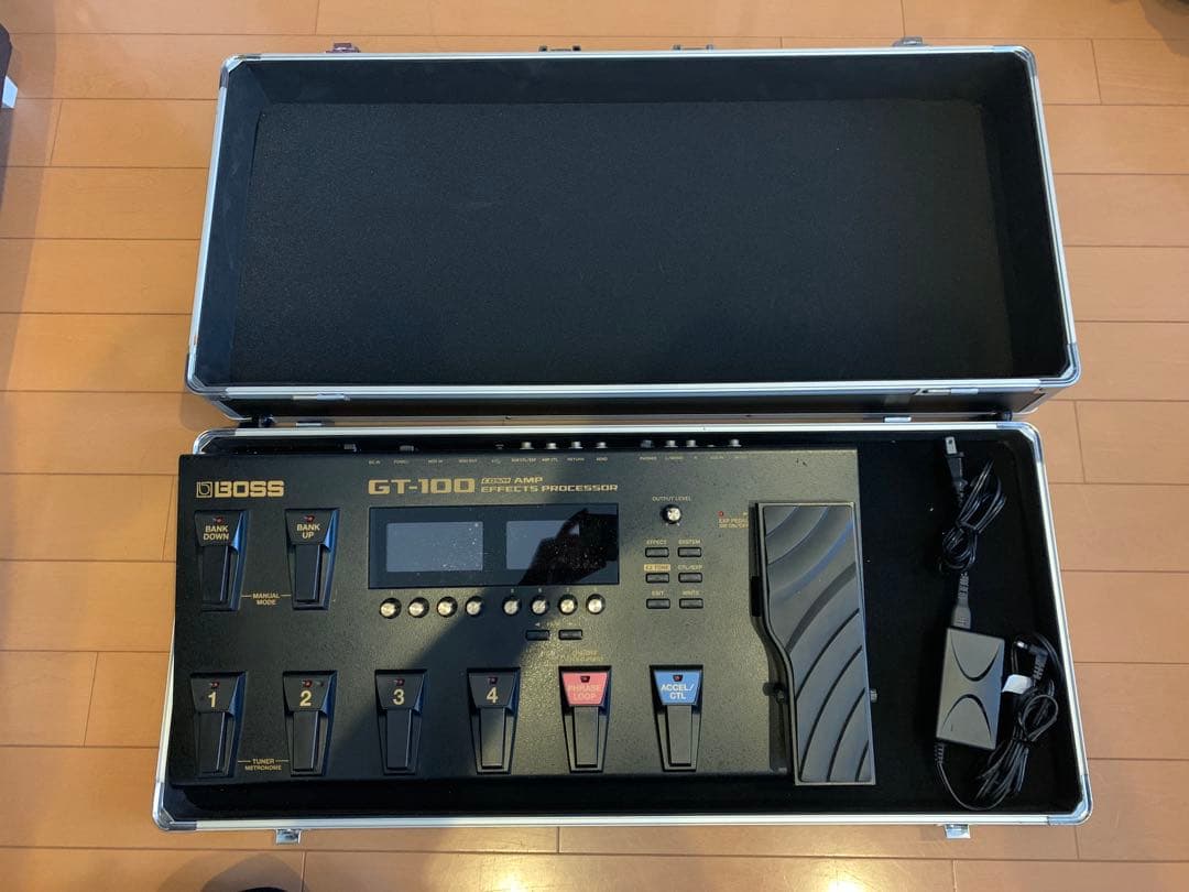 BOSS GT-100 エレキギター用 マルチエフェクター ハードケース付き