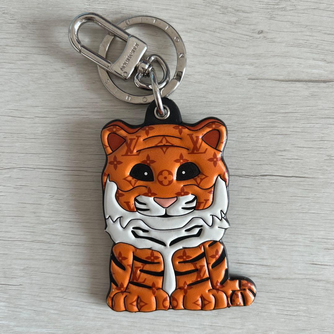 【ピスオ】ルイヴィトン タイガー ポルトクレ モノグラム 正規品 美品