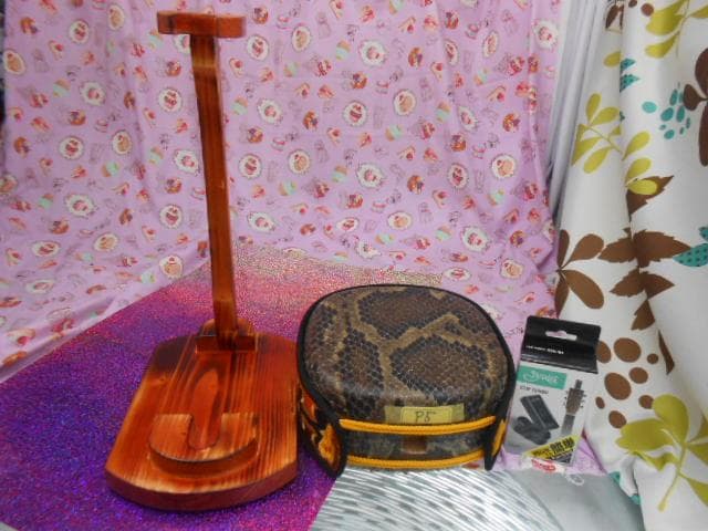 P5現品販売(送料無料)21.000円　胴巻き付蛇皮強化チーガ、三線台、調弦器