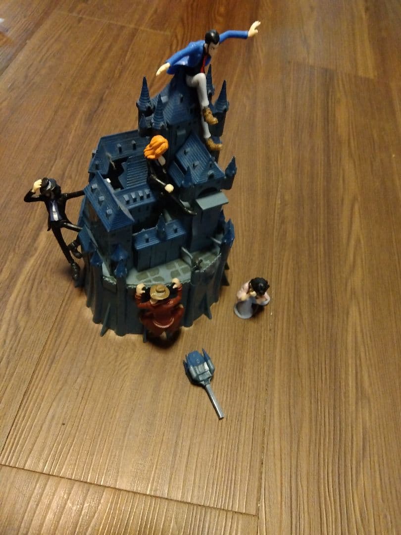 ルパンⅢ世 カリオストロの城フィギュア5体と城の模型セット