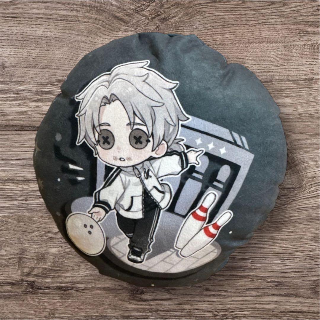 第五人格 Identity V 丸型クッション【納棺師 ポストマン】 ② - メルカリ