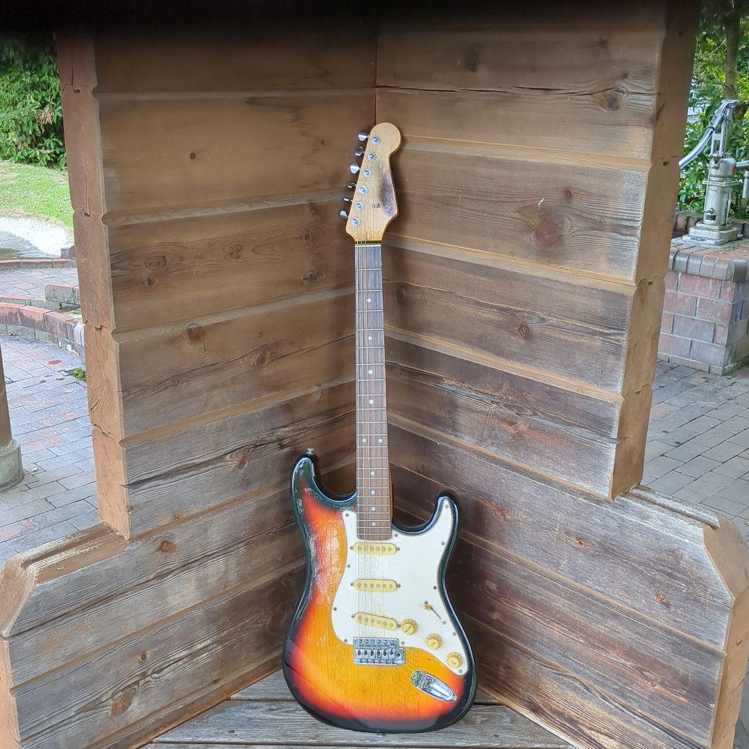 ストラトキャスター タバコ サンバースト すぐ弾けます