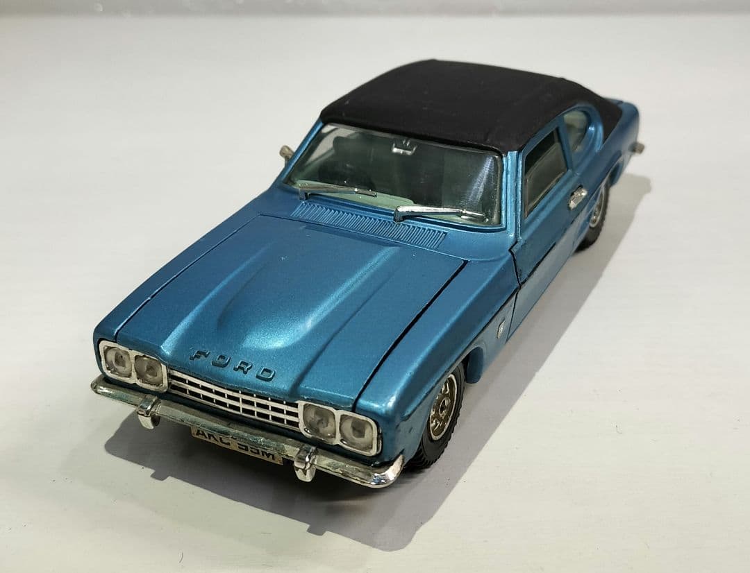 ミニカー Dinky TOYS 1/25 FORD CAPRI