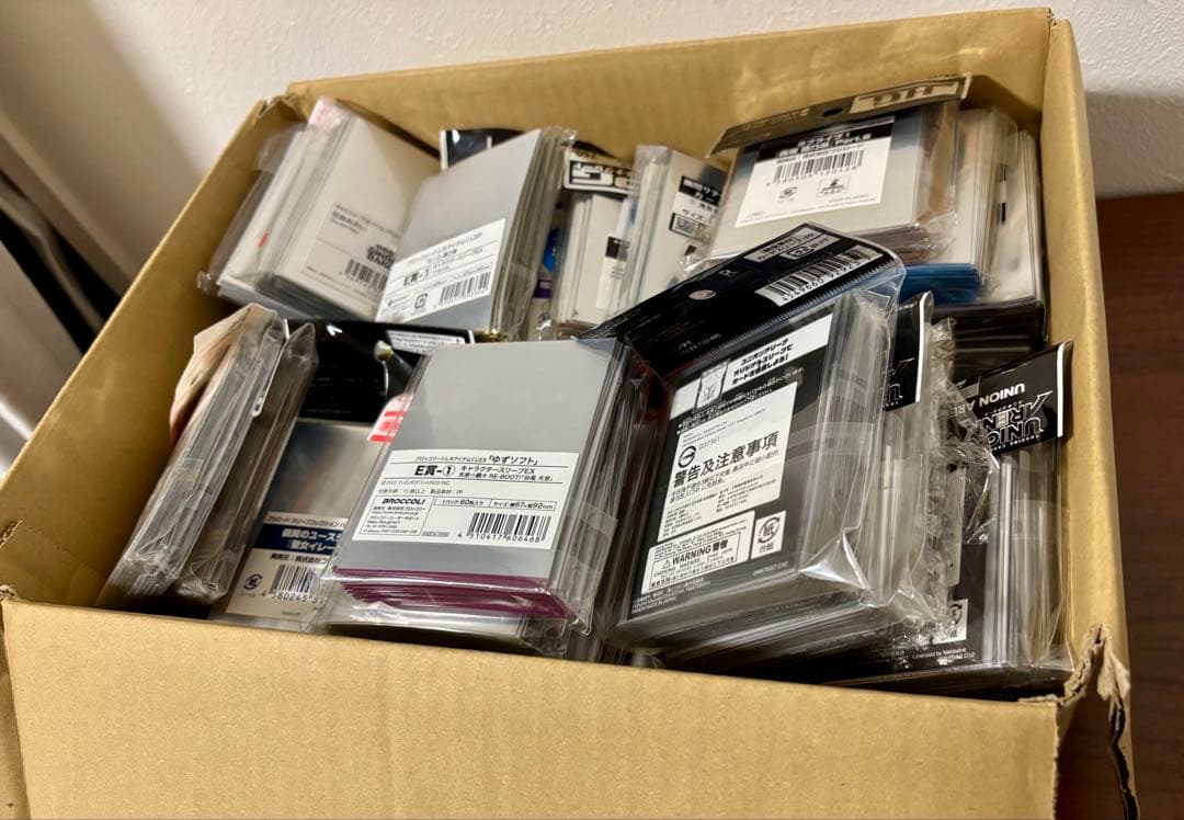 キャラクタースリーブ　デッキシールド　70個　まとめ売り