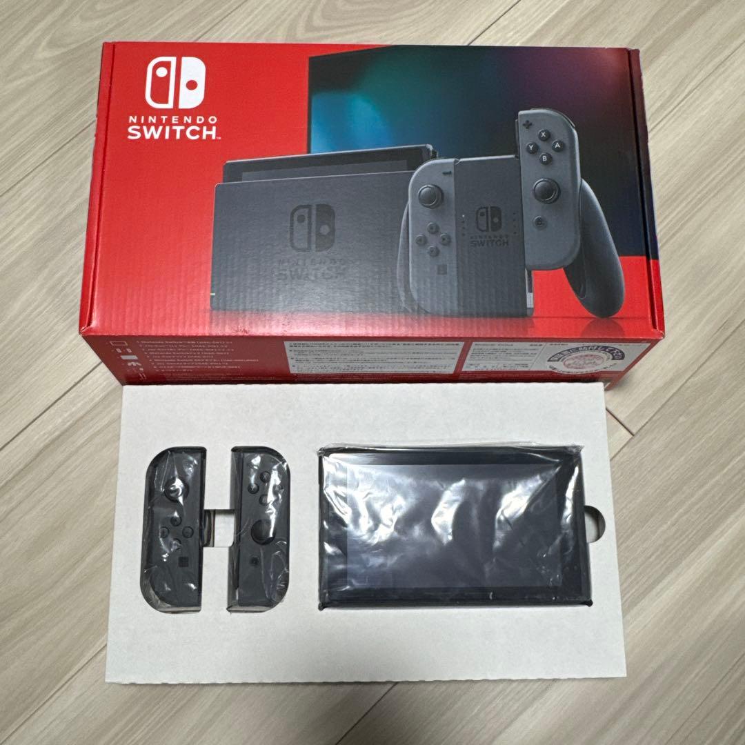 任天堂　Switch グレー