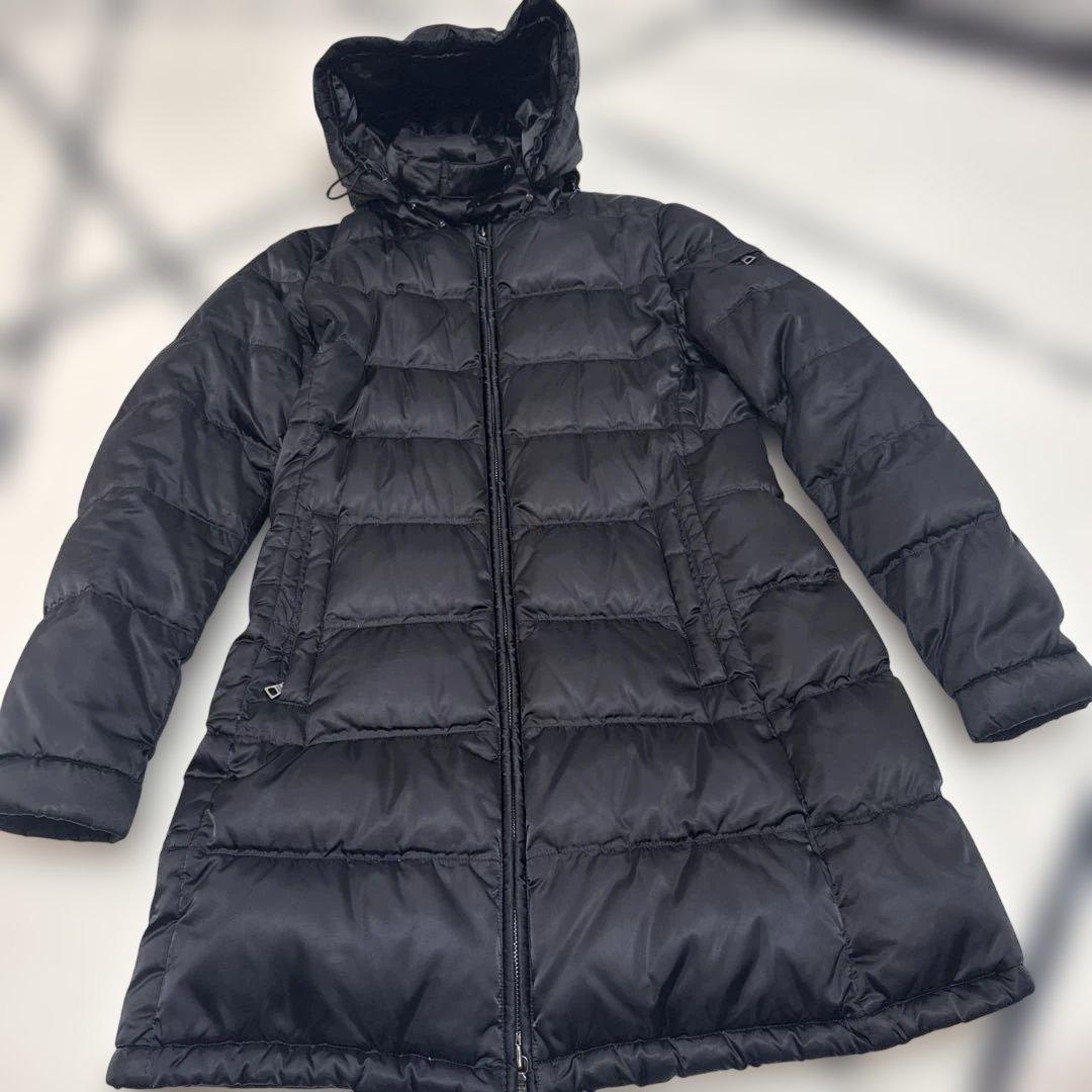 オイル。PRADA プラダ レディース ブラック ロングダウンジャケット PRADA（プラダ） [2021AW] ダウンジャケット レディース ブラック